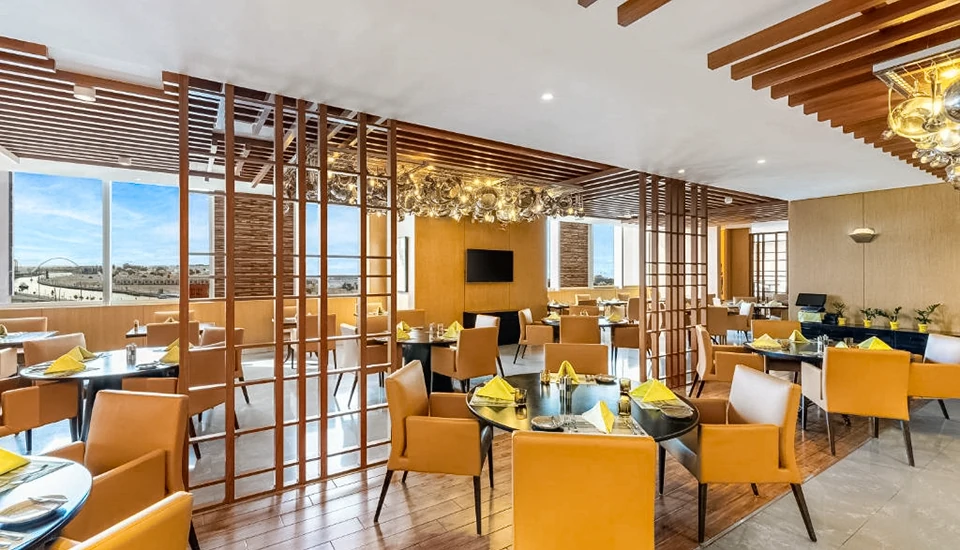 وی هتل دبی کیوریو کالکشن با هیلتون